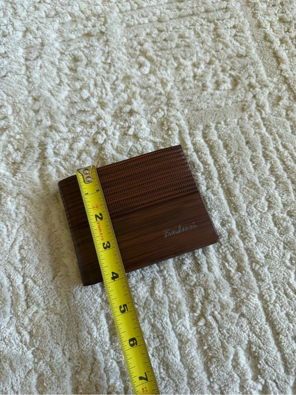 Fuerdanni Brown Leather Bi-Fold Wallet